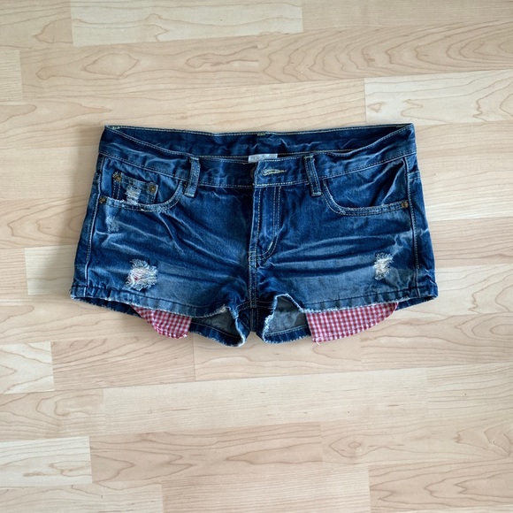 Low Rise Vintage Denim Shorts - Picture 4 of 9